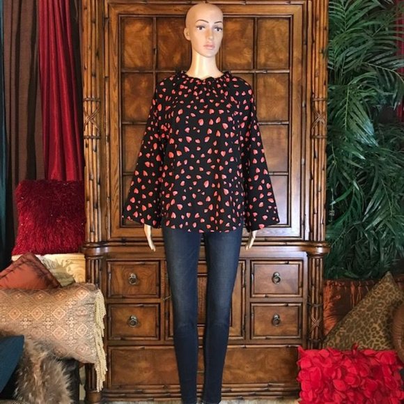 Ann Taylor Hearts Bell Sleeve Curve Hem Top - Picture 6 of 16